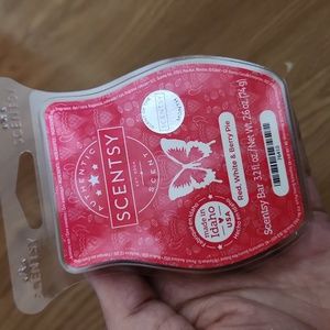 Scentsy Red, White & Berry Pie Bar